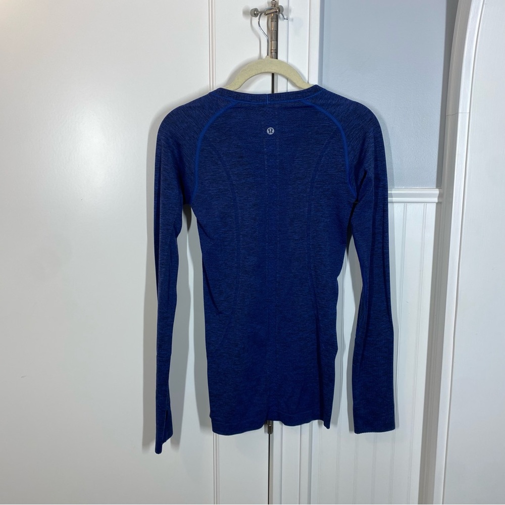 Lululemon sapphire blue swiftly long sleeve size 4 thumbholes athletic - Picture 2 of 6